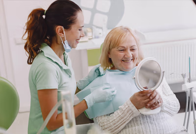 Resultado de implante dental